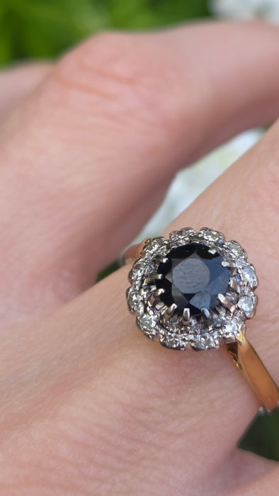 3255 Vintage: 18ct Yellow Gold Australian Sapphire & Diamond Flowerhead Cluster Ring