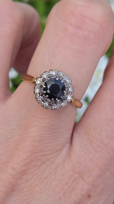 3255 Vintage: 18ct Yellow Gold Australian Sapphire & Diamond Flowerhead Cluster Ring