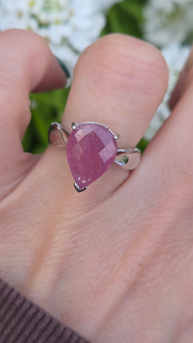 6165 Vintage: 9ct White Gold Pink Sapphire Solitaire Ring