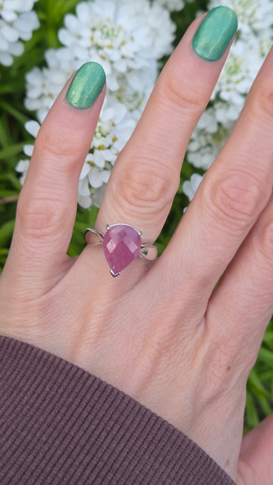 6165 Vintage: 9ct White Gold Pink Sapphire Solitaire Ring