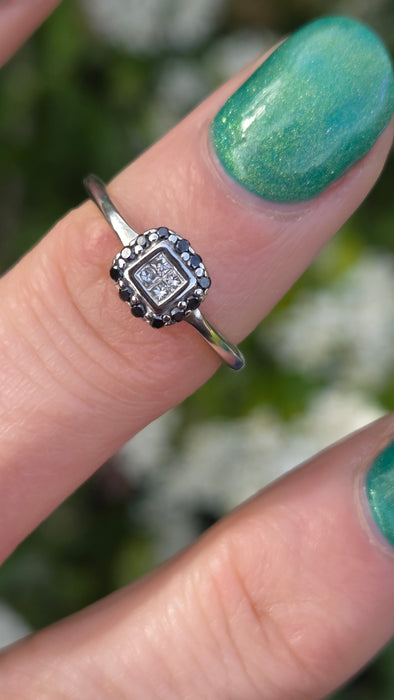 6543 Vintage: 9ct White Gold Black & White Diamond Cluster Ring