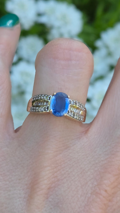 3263 Vintage: 9ct Yellow Gold Blue Spinel & Diamond Dress Ring