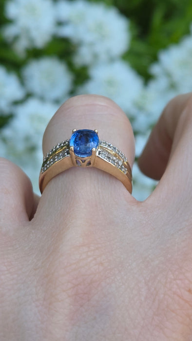 3263 Vintage: 9ct Yellow Gold Blue Spinel & Diamond Dress Ring