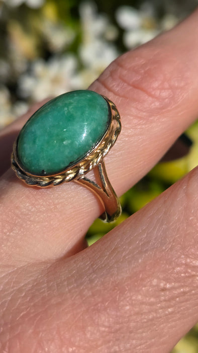 1667 Vintage: 9ct Yellow Gold Aventurine Solitaire Ring