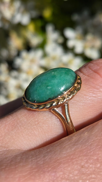 1667 Vintage: 9ct Yellow Gold Aventurine Solitaire Ring