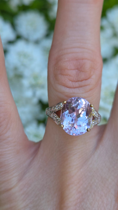 3267 Vintage: 9ct Yellow Gold Kunzite & Diamond Solitaire Ring