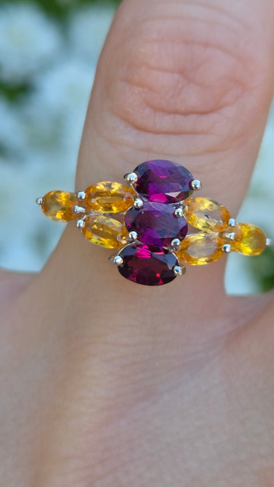 6101 Vintage: 9ct White Gold Yellow Sapphire & Tourmaline Cluster Ring