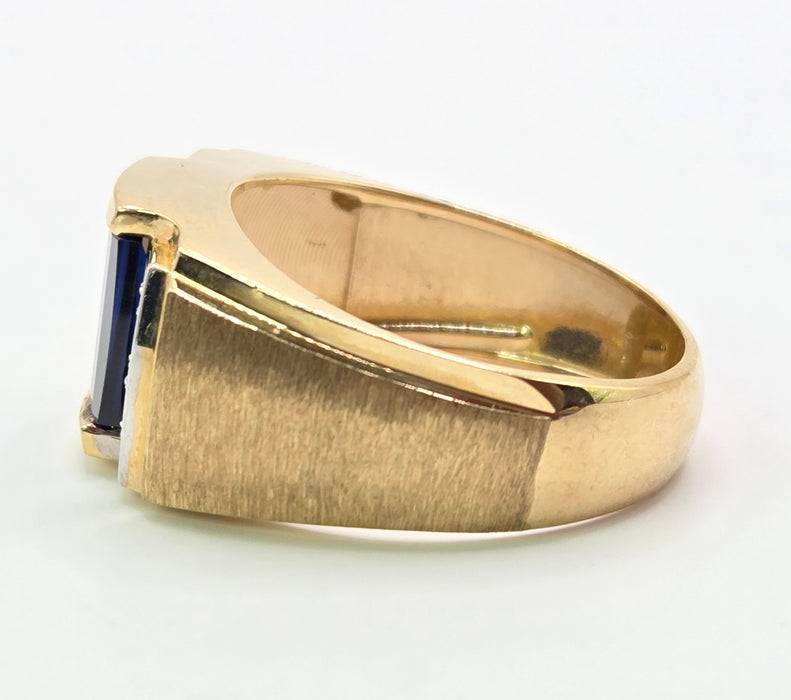 Vintage: 9ct Yellow Gold Blue Sapphire & Diamond Signet Ring