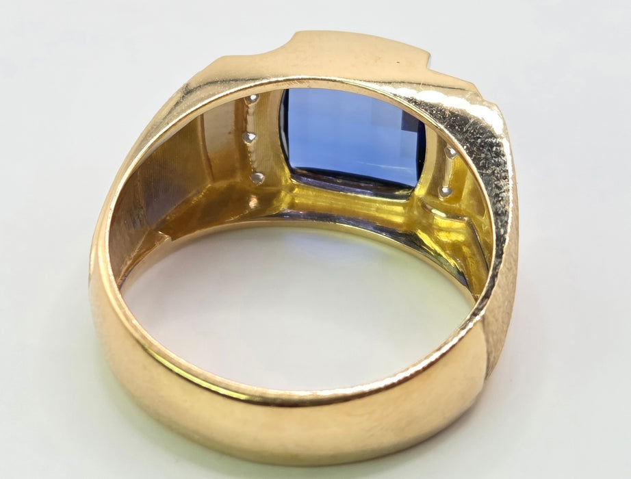 Vintage: 9ct Yellow Gold Blue Sapphire & Diamond Signet Ring