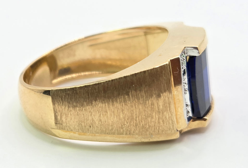 Vintage: 9ct Yellow Gold Blue Sapphire & Diamond Signet Ring