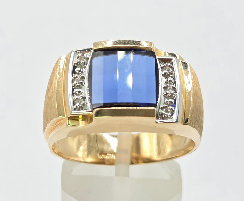 Vintage: 9ct Yellow Gold Blue Sapphire & Diamond Signet Ring