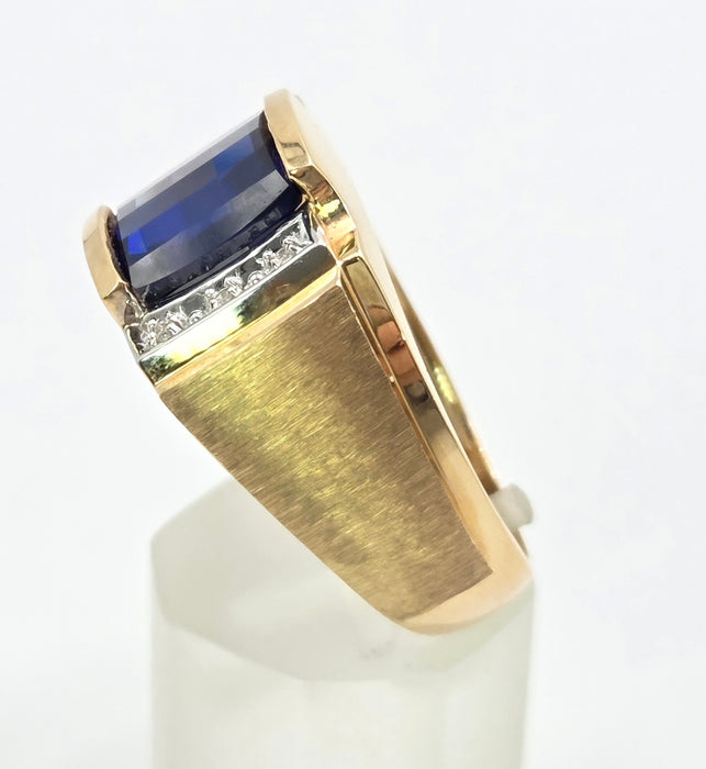 Vintage: 9ct Yellow Gold Blue Sapphire & Diamond Signet Ring