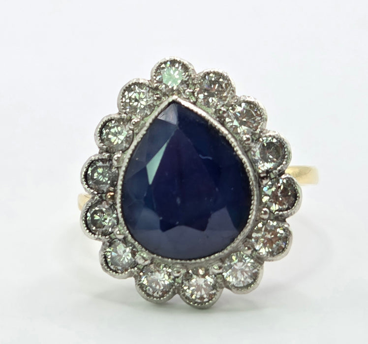 Vintage: 18ct Gold 5.85ct Blue Sapphire & 1.40ct Diamond Cluster Ring