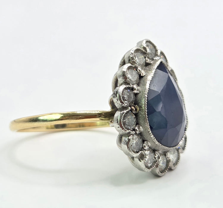 Vintage: 18ct Gold 5.85ct Blue Sapphire & 1.40ct Diamond Cluster Ring