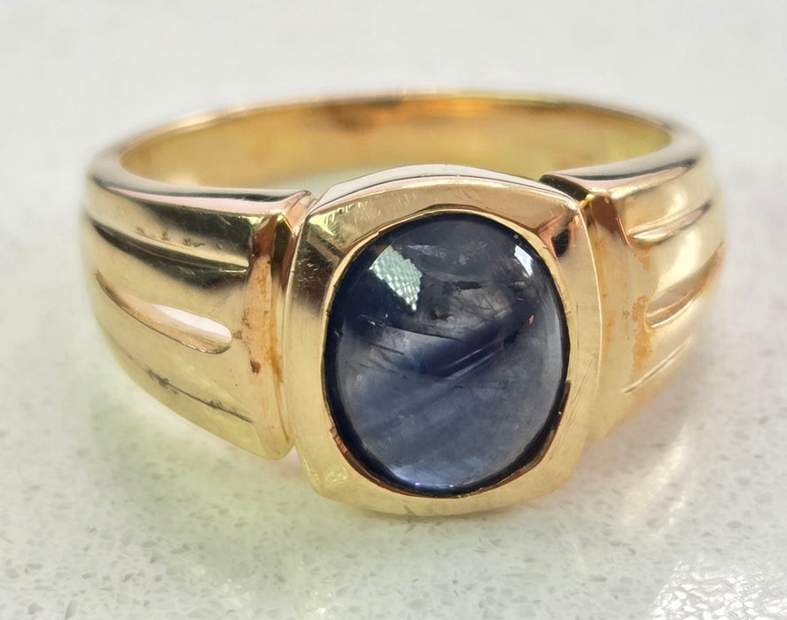 Vintage: 9ct Gold Blue Sapphire Solitaire Ring
