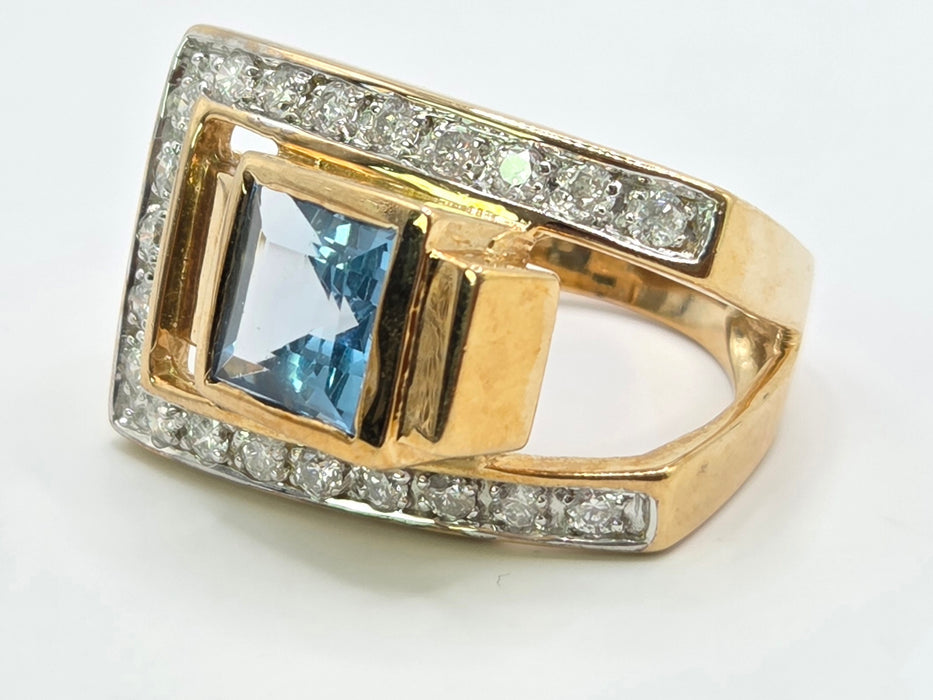 Vintage: 9ct Gold Blue Topaz & Diamond Signet Ring