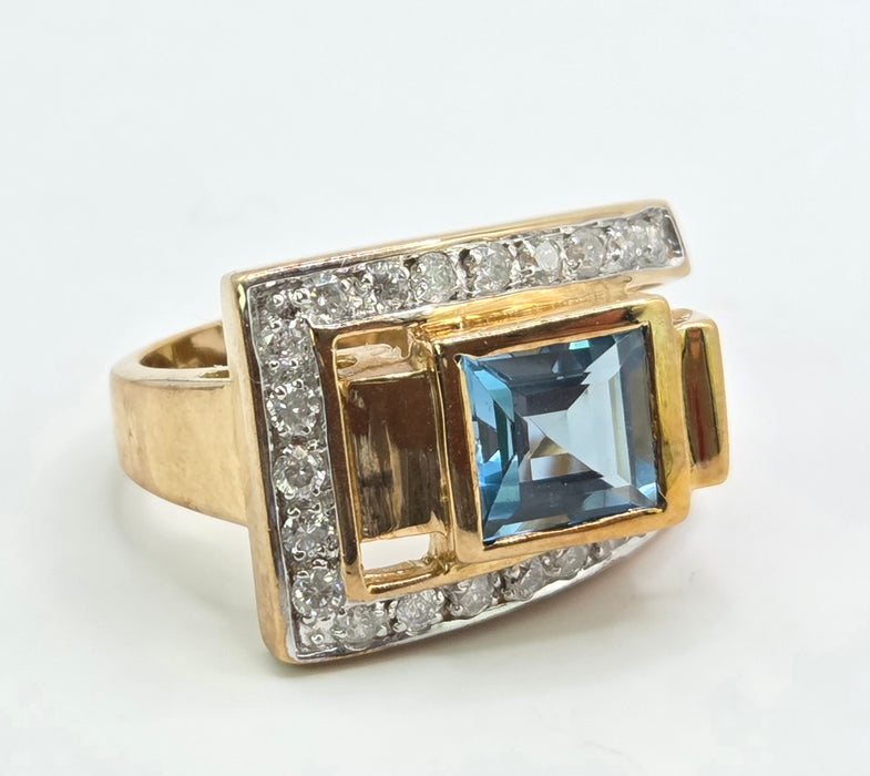 Vintage: 9ct Gold Blue Topaz & Diamond Signet Ring