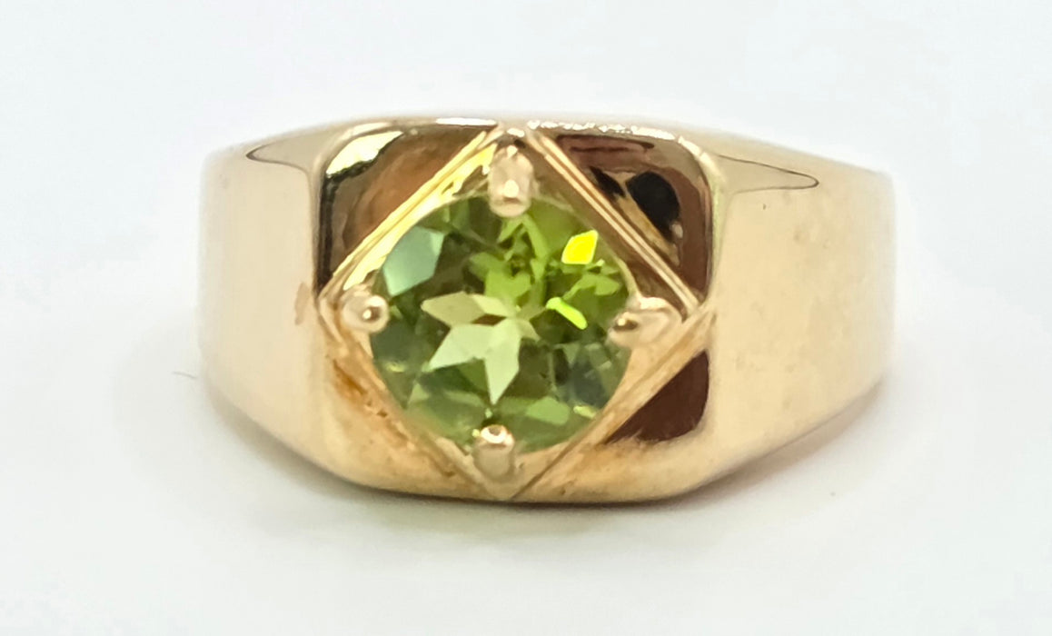 Vintage: 9ct Gold Peridot Solitaire Ring