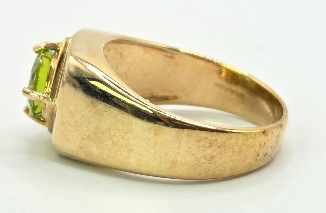 Vintage: 9ct Gold Peridot Solitaire Ring