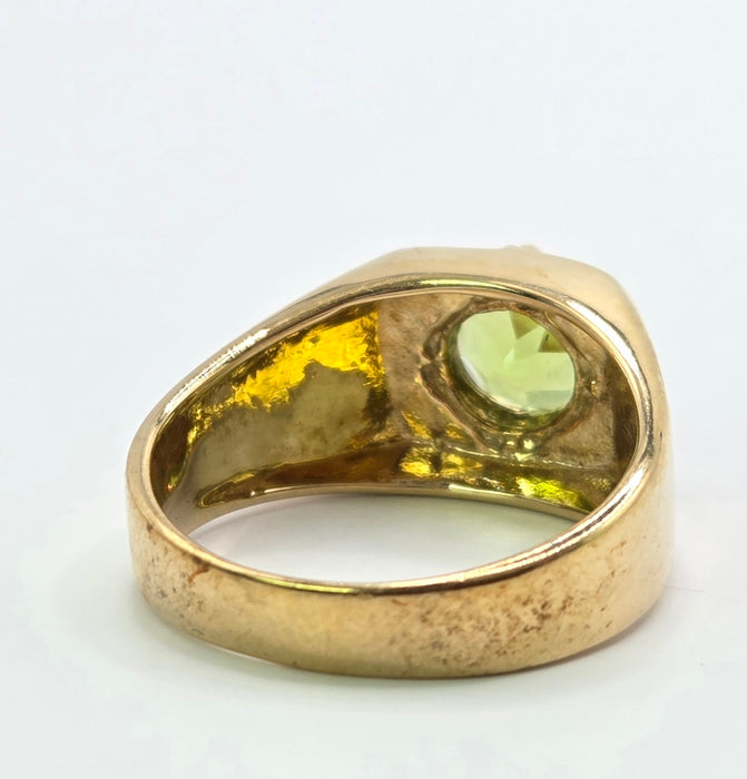 Vintage: 9ct Gold Peridot Solitaire Ring