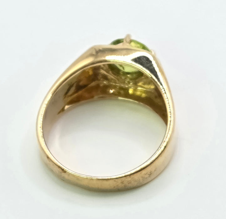 Vintage: 9ct Gold Peridot Solitaire Ring