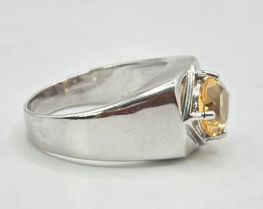 Vintage: 9ct White Gold Citrine Solitaire Ring