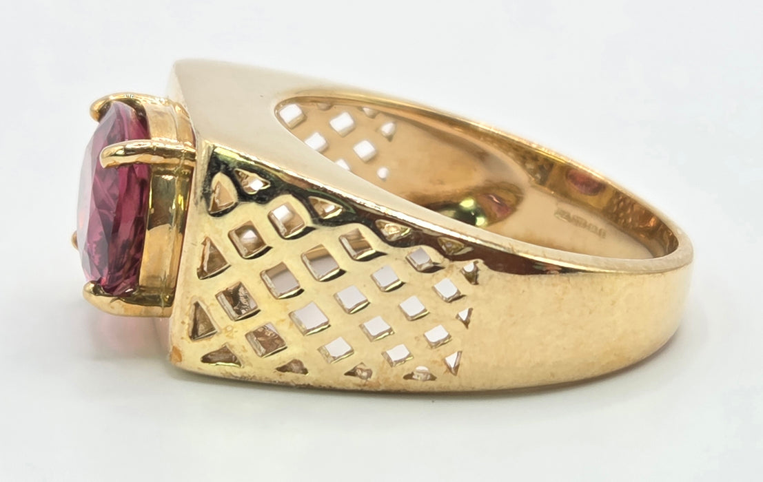 Vintage: 9ct Yellow Gold Pink Tourmaline Signet Ring — 1.84ct