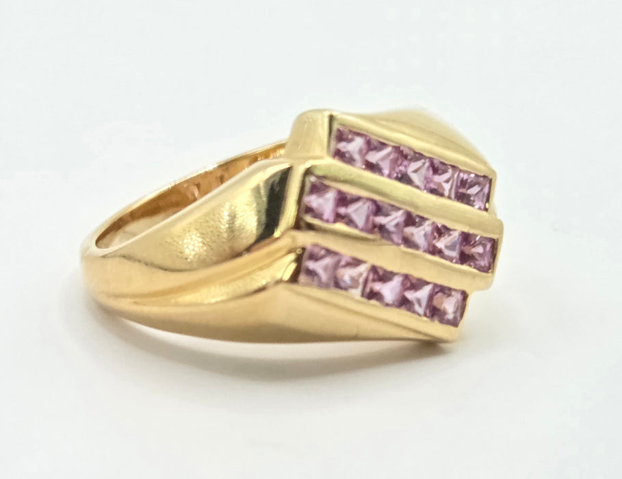 Vintage: 18ct Gold Sixteen Pink Sapphires Princess Cut Ring
