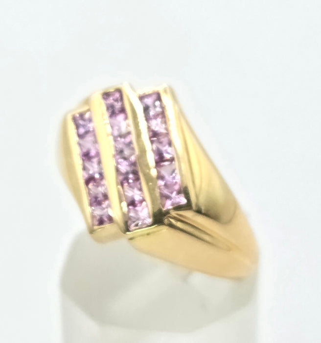 Vintage: 18ct Gold Sixteen Pink Sapphires Princess Cut Ring