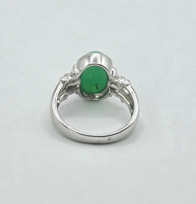 Vintage: 9ct White Gold Chrysoprase Oval Cabochon Ring