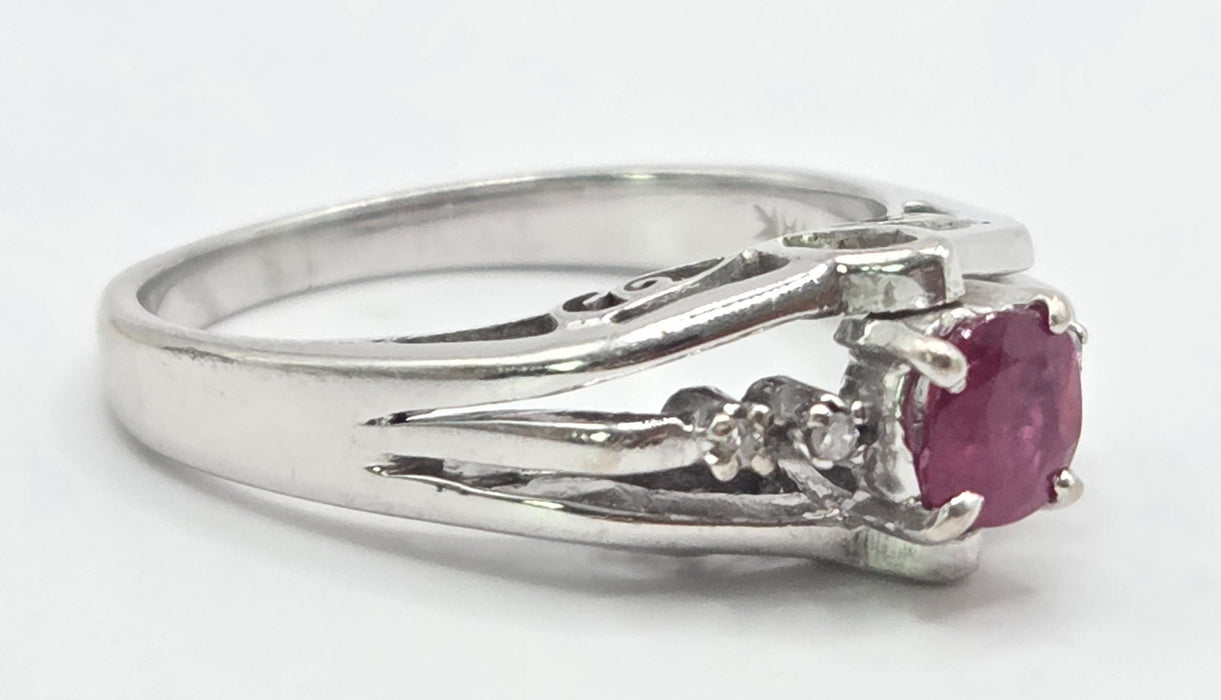 Vintage: 18ct White Gold Ruby & Natural Diamond Ring