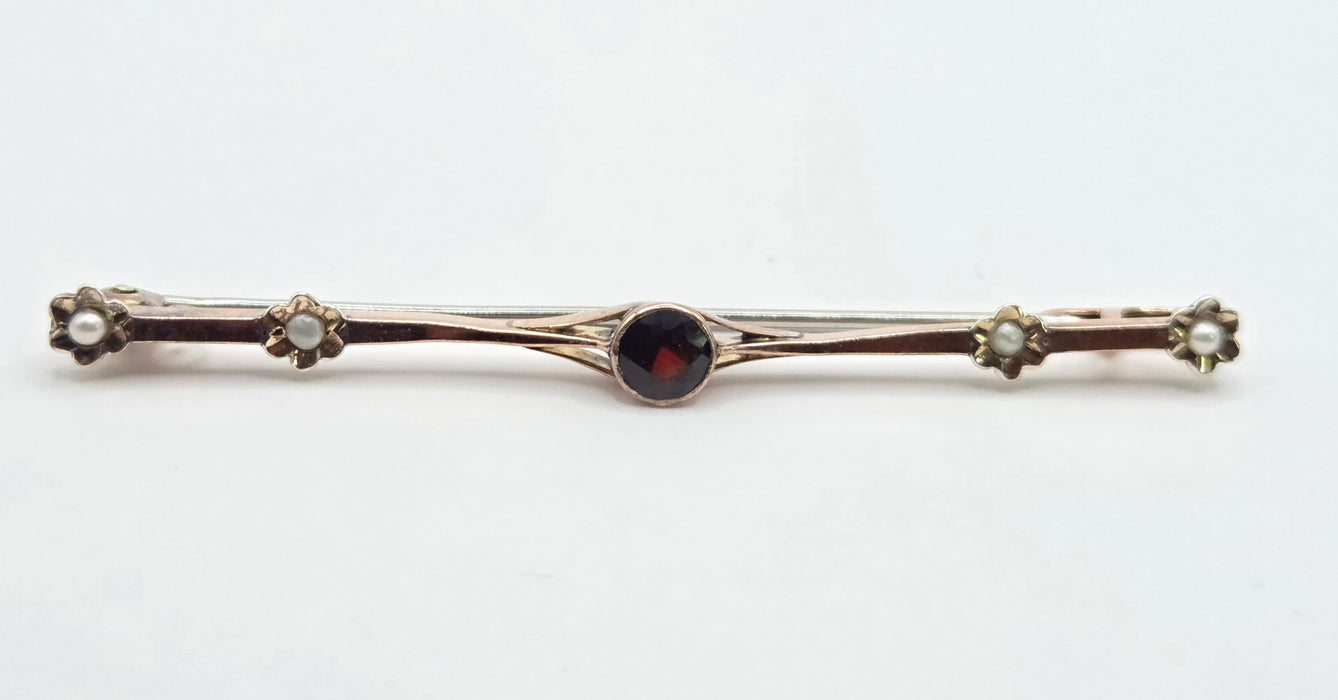 Vintage: 9ct Rose Gold Garnet & Seed Pearl Bar Brooch
