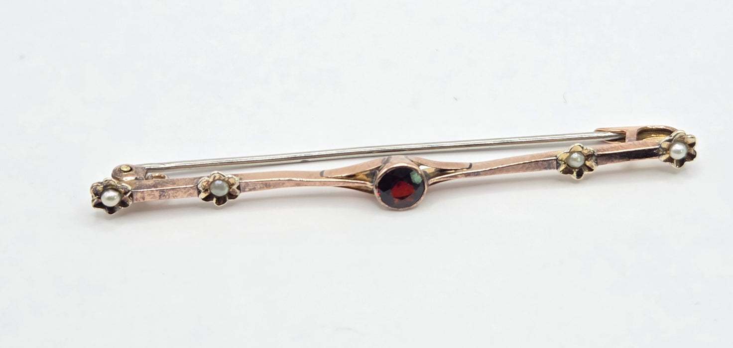 Vintage: 9ct Rose Gold Garnet & Seed Pearl Bar Brooch