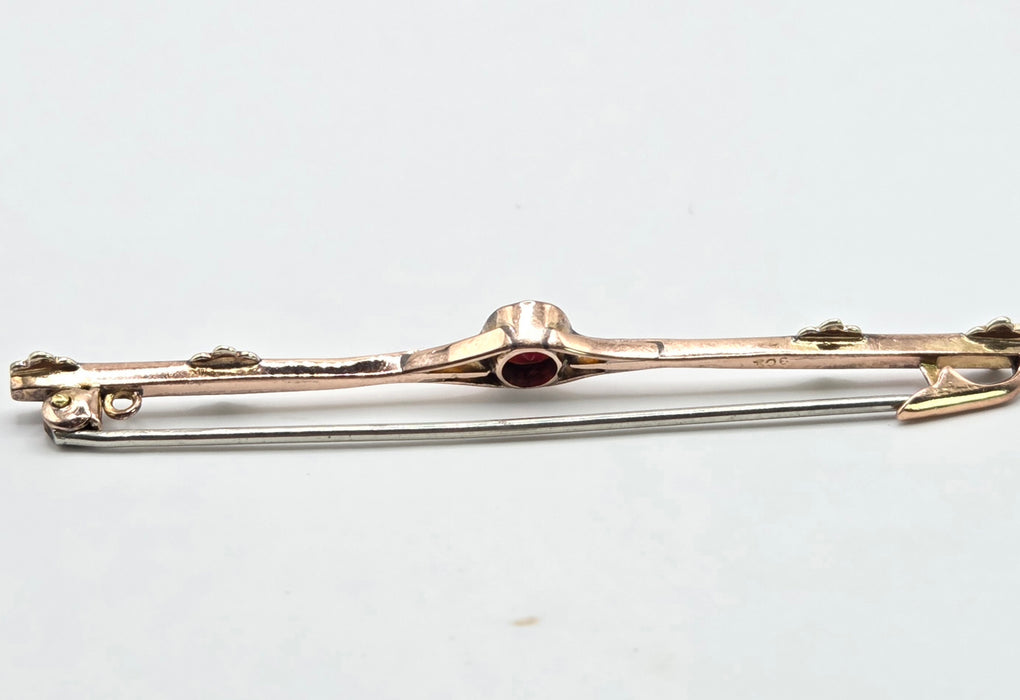 Vintage: 9ct Rose Gold Garnet & Seed Pearl Bar Brooch