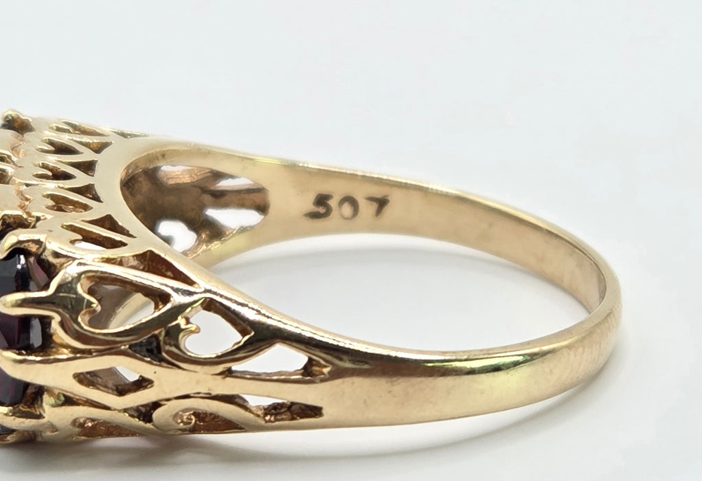 Vintage: 9ct Yellow Gold Garnet Three Stone Ring — From 1989