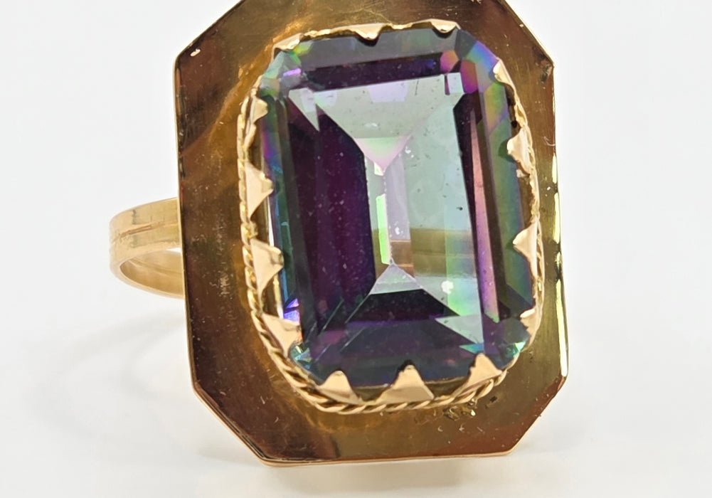 Vintage: 18ct Yellow Gold Mystic Topaz Solitaire Ring — From 1941