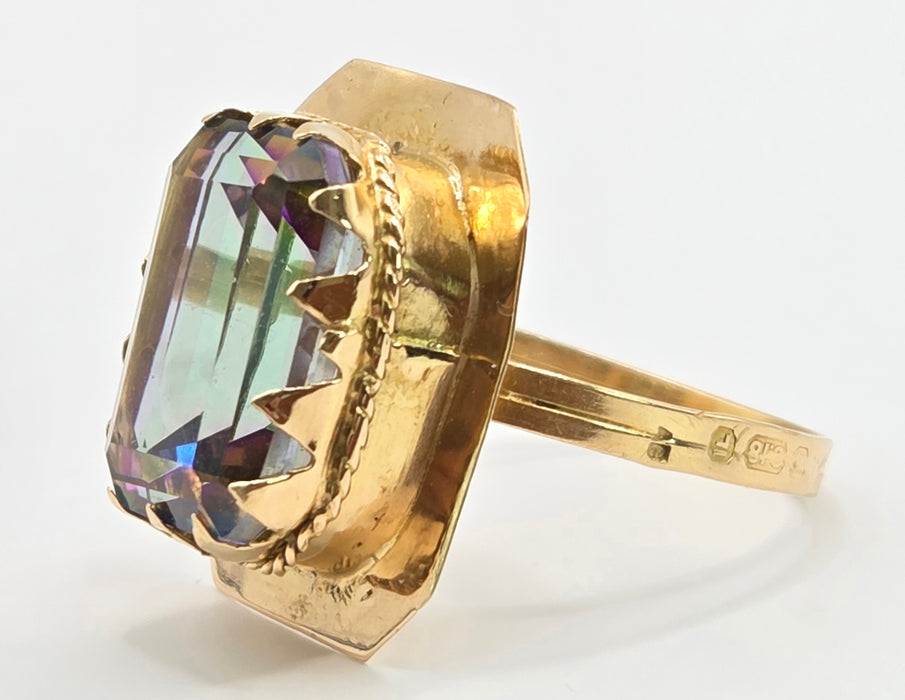Vintage: 18ct Yellow Gold Mystic Topaz Solitaire Ring — From 1941