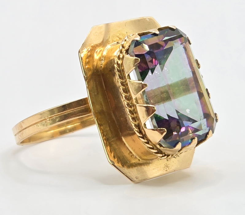 Vintage: 18ct Yellow Gold Mystic Topaz Solitaire Ring — From 1941