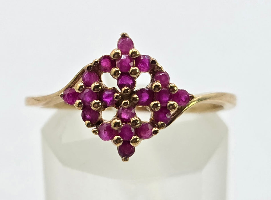 Vintage: 9ct Yellow Gold Ruby Cluster Ring