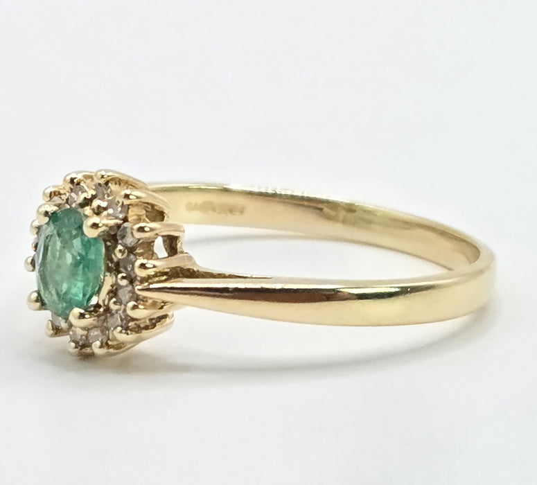 Vintage: 9ct Yellow Gold Emerald & Diamond Daisy Cluster Ring