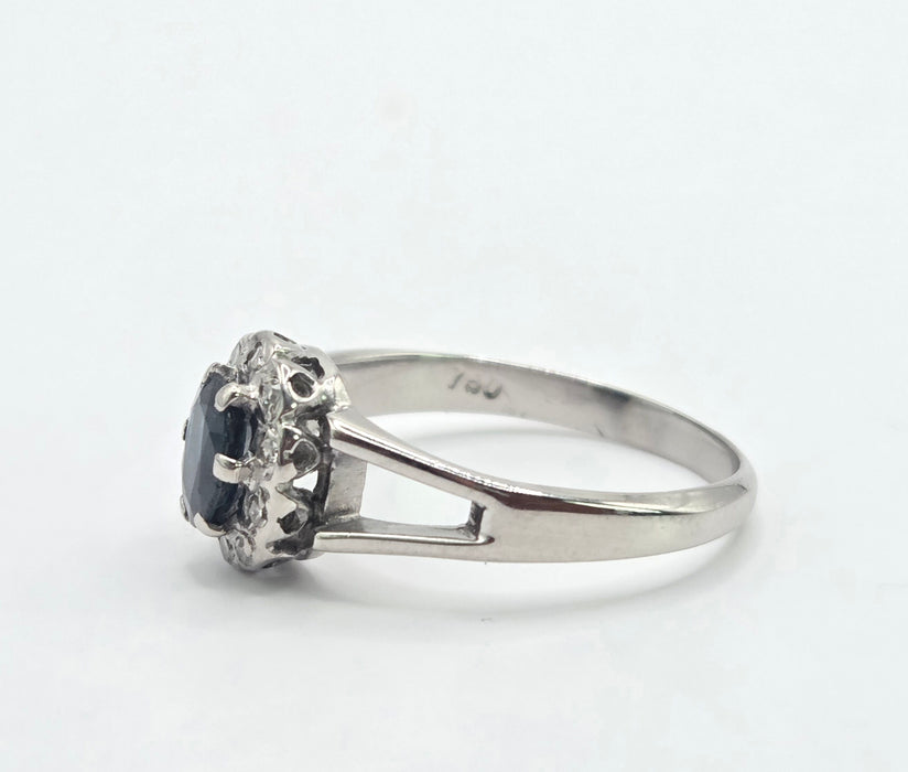 Vintage: 18ct White Gold Sapphire & Diamond Flower Cluster Ring