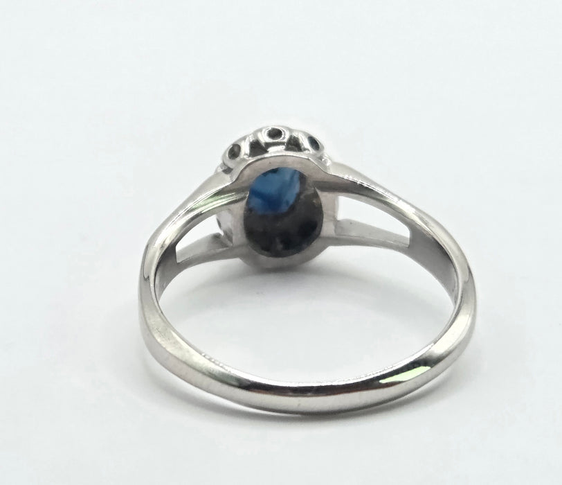 Vintage: 18ct White Gold Sapphire & Diamond Flower Cluster Ring