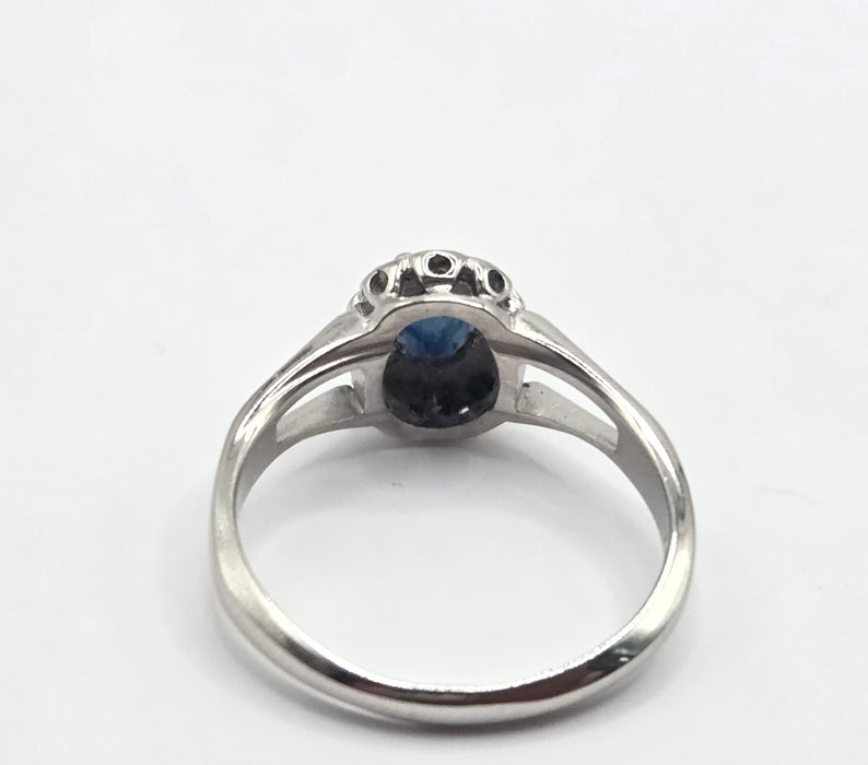 Vintage: 18ct White Gold Sapphire & Diamond Flower Cluster Ring