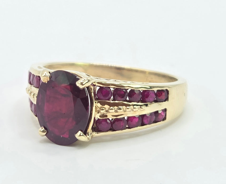 Vintage: 9ct Yellow Gold Art Deco-Inspired Ruby Ring