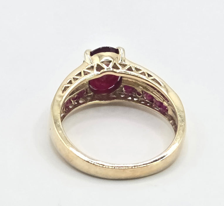 Vintage: 9ct Yellow Gold Art Deco-Inspired Ruby Ring