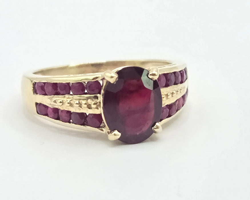 Vintage: 9ct Yellow Gold Art Deco-Inspired Ruby Ring
