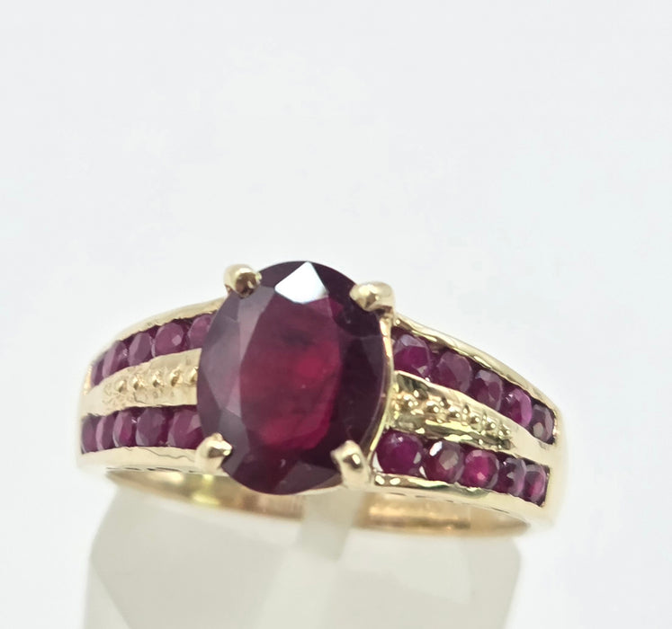 Vintage: 9ct Yellow Gold Art Deco-Inspired Ruby Ring