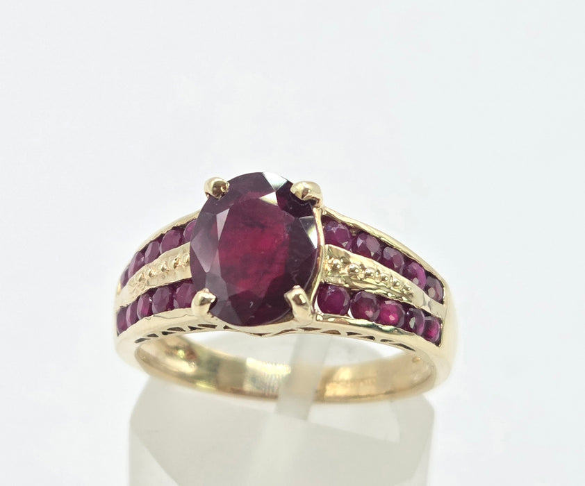 Vintage: 9ct Yellow Gold Art Deco-Inspired Ruby Ring