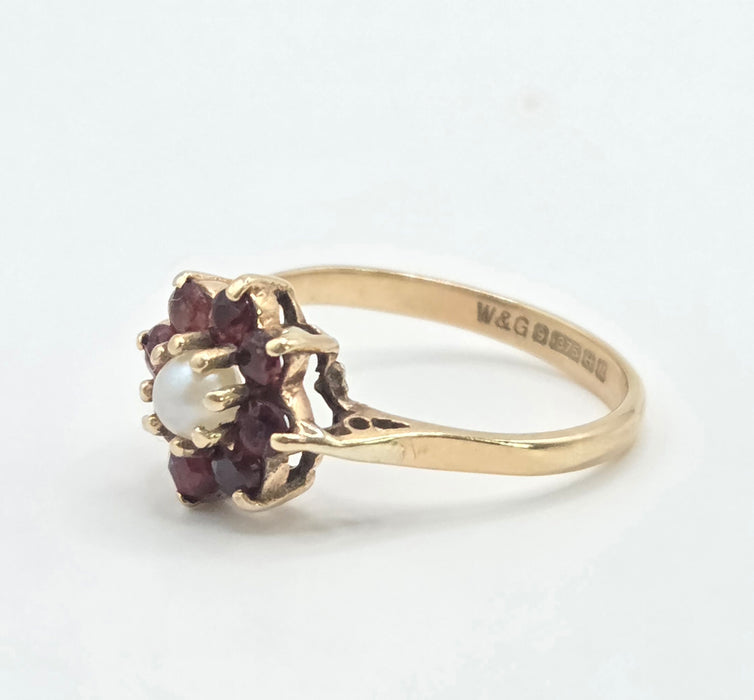 Vintage: 9ct Yellow Gold Garnet & Pearl Daisy Ring — From 1969