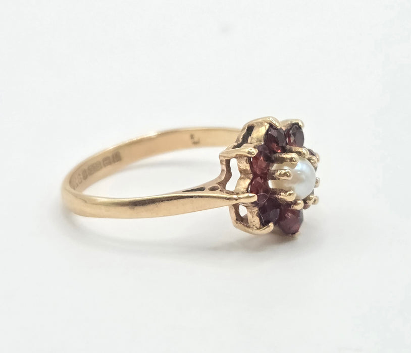 Vintage: 9ct Yellow Gold Garnet & Pearl Daisy Ring — From 1969